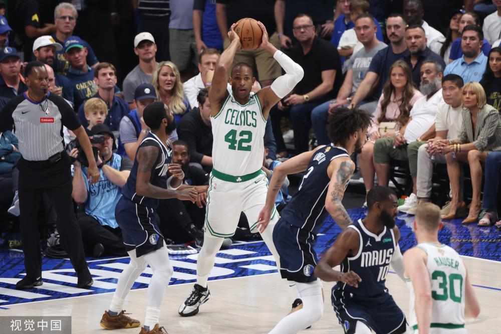 的阴影中徘 的阴影中徘