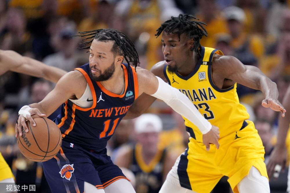 同时让他在 同时让他在