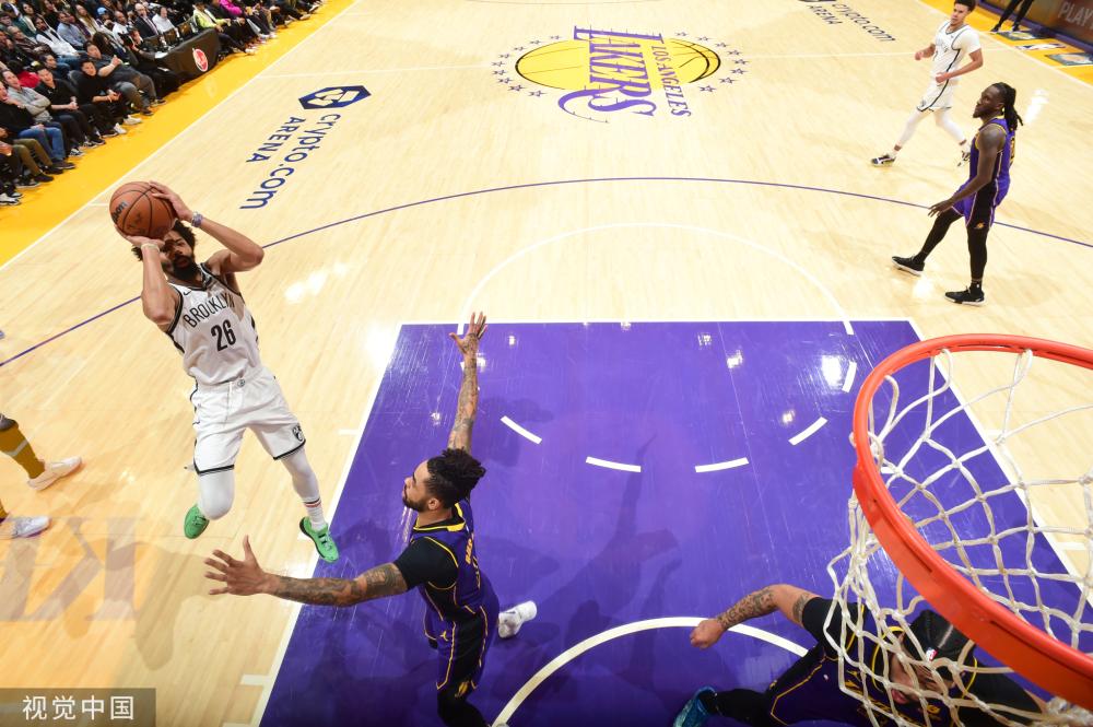 人瞩目的成 人瞩目的成