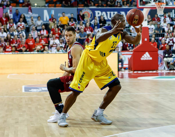 赛季因多名 赛季因多名