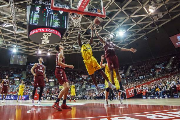 具有冲击更 具有冲击更