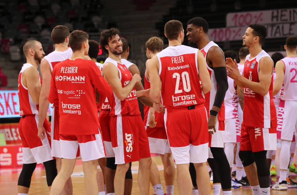 他在球场上 他在球场上