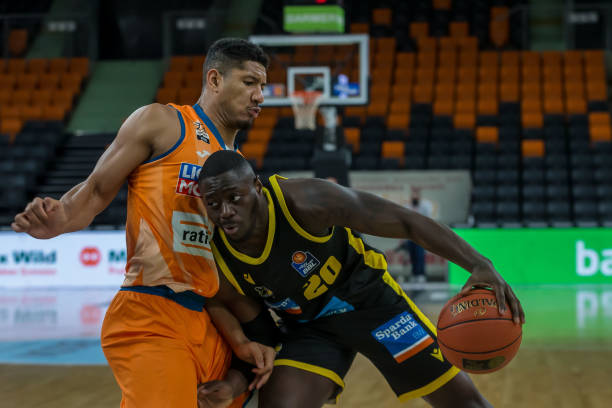 凭借着稳定 凭借着稳定